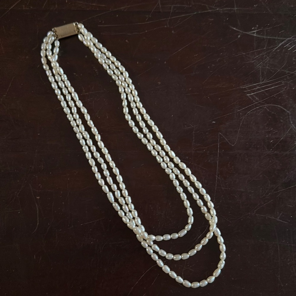Pearl choker necklace